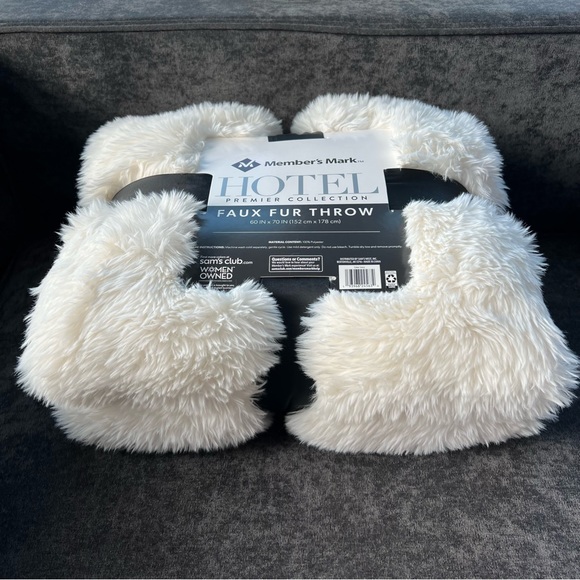 NWT Member's Mark Faux Fur Throw - 60" x 70"- Ivory - Picture 2 of 11